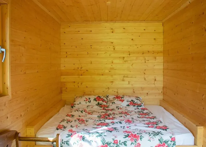 Glamping Zeleni Raj مكان تخييم